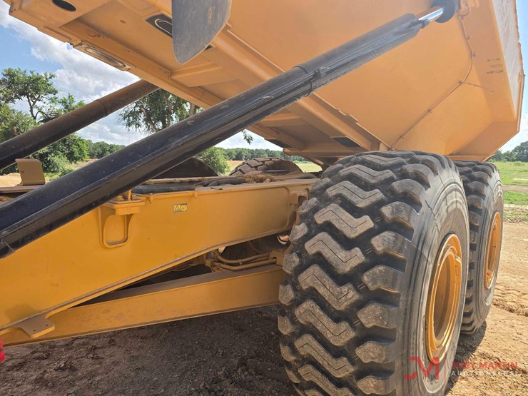 2021-caterpillar-745-image-12