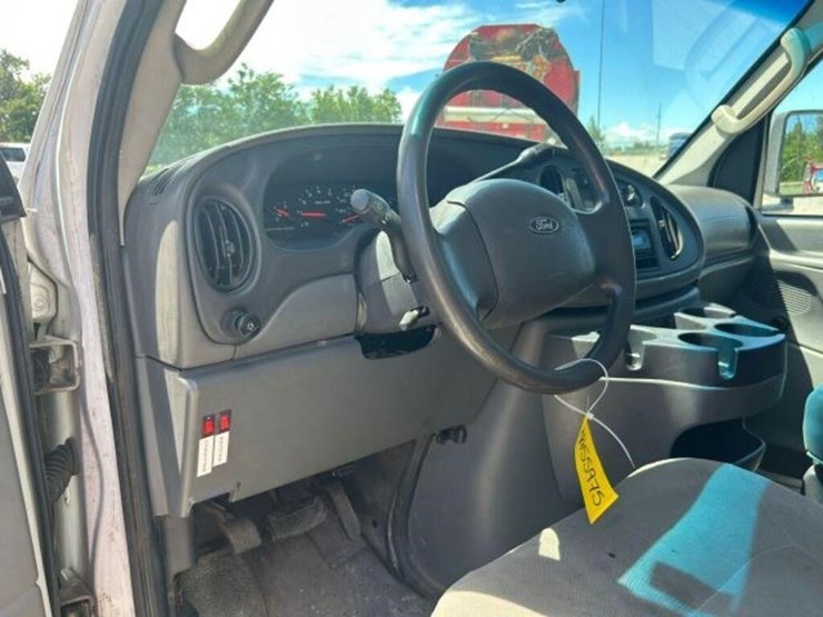 2008-ford-e450-image-16