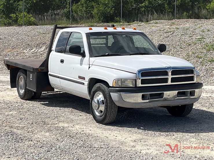 1998-dodge-ram-3500-image-1