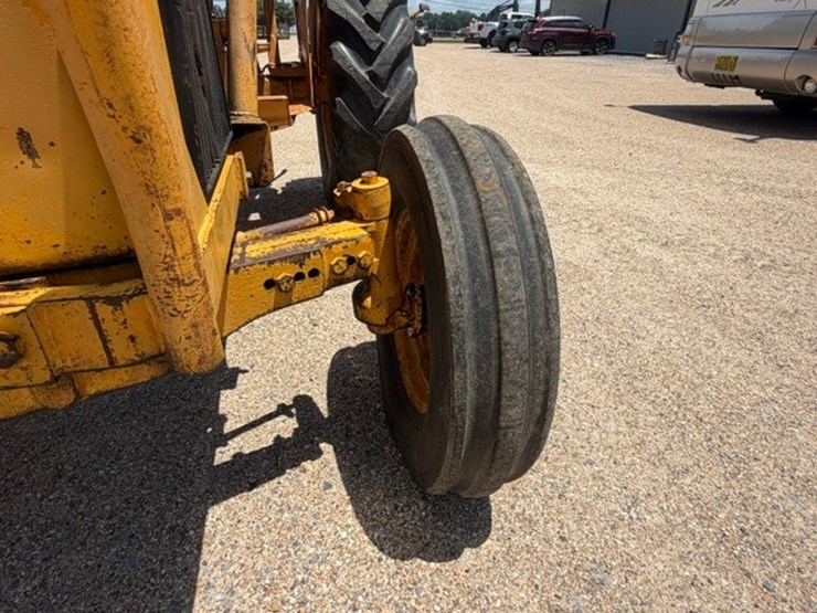 john-deere-302-image-22