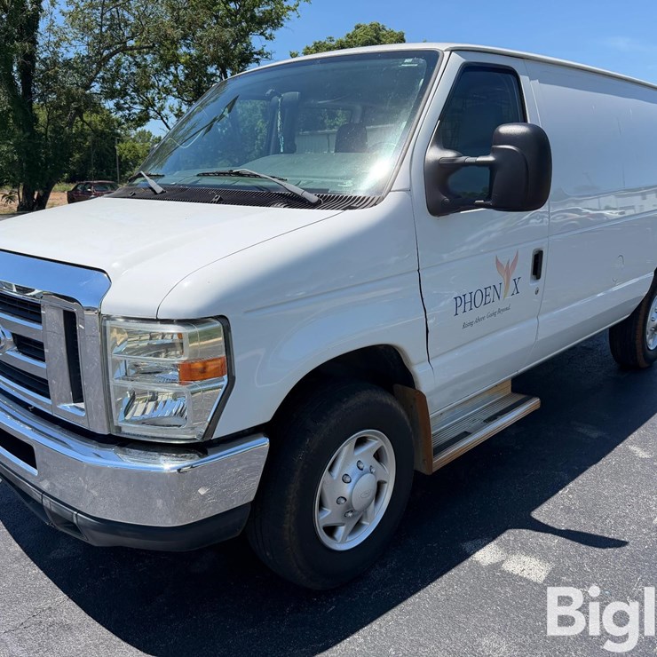 2013 FORD CARGO