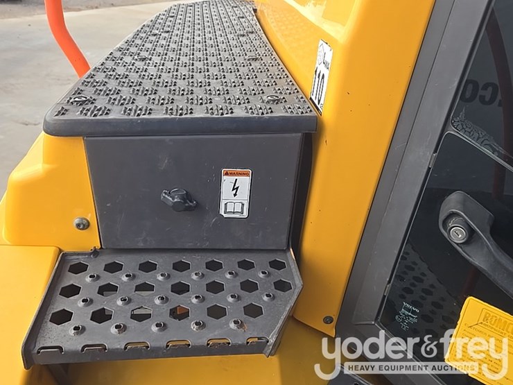 2020-volvo-a25g-image-47