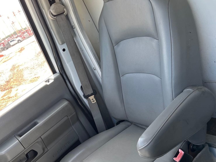 2012-ford-e450-image-17