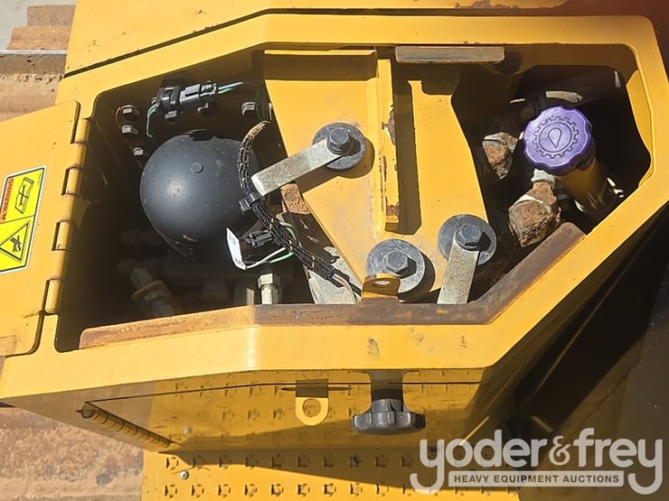 2019-caterpillar-d6t-lgp-image-30