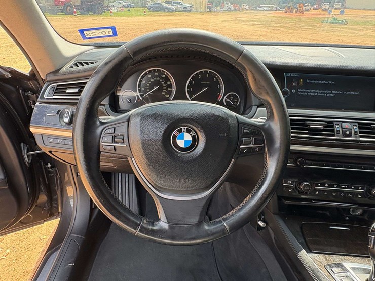 2012-bmw-7-series-4-door-sedan-(143,184-miles)-not-running-image-11