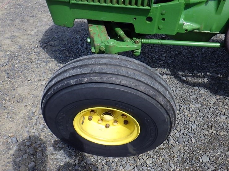 john-deere-2040-image-23