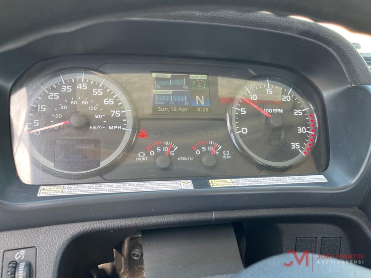 2018-hino-338-image-23