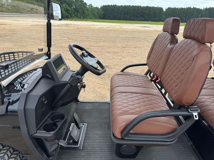 2025-sd-lanch-street-legal-6-seater-golf-cart-w/-on-board-charger-(1-mile-showing)-image-10