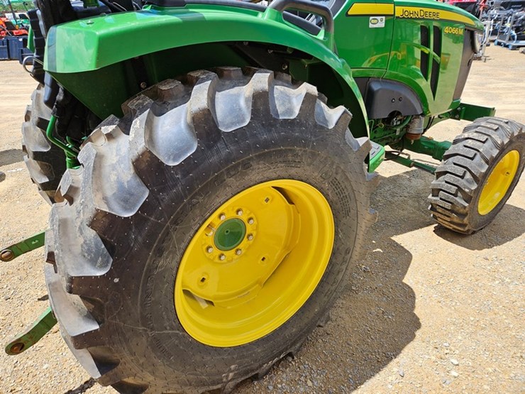 john-deere-4066m-image-23