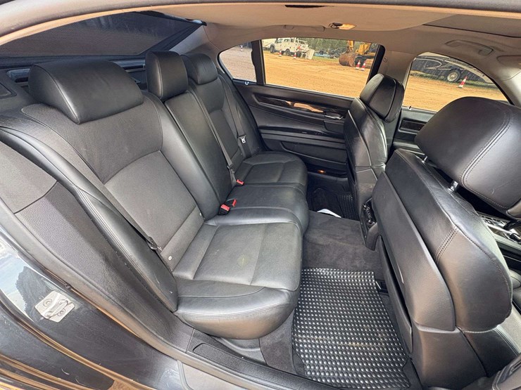 2012-bmw-7-series-4-door-sedan-(143,184-miles)-not-running-image-18