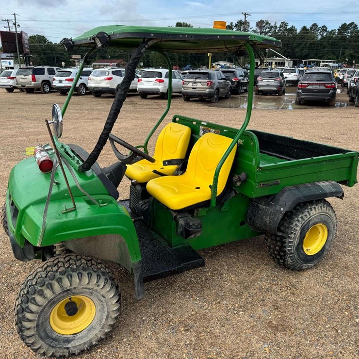 JOHN DEERE GATOR