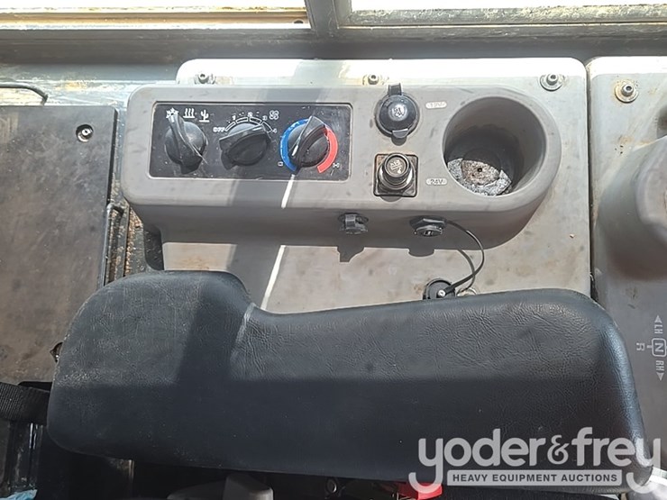 2024-komatsu-d61px-24-image-49