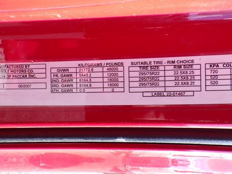 2008-peterbilt-387-image-30