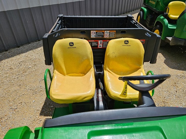 2014-john-deere-gator-image-27