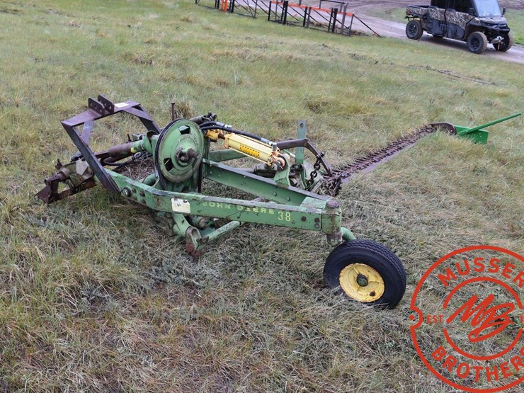 john-deere-38-image-3