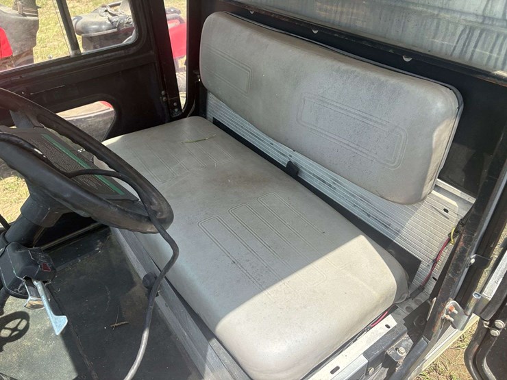 2005-club-carryall-utility-cart-image-7