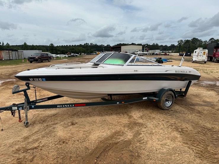 2002-reinell-203-20'-in-shore-boat-w/-trailer-image-1