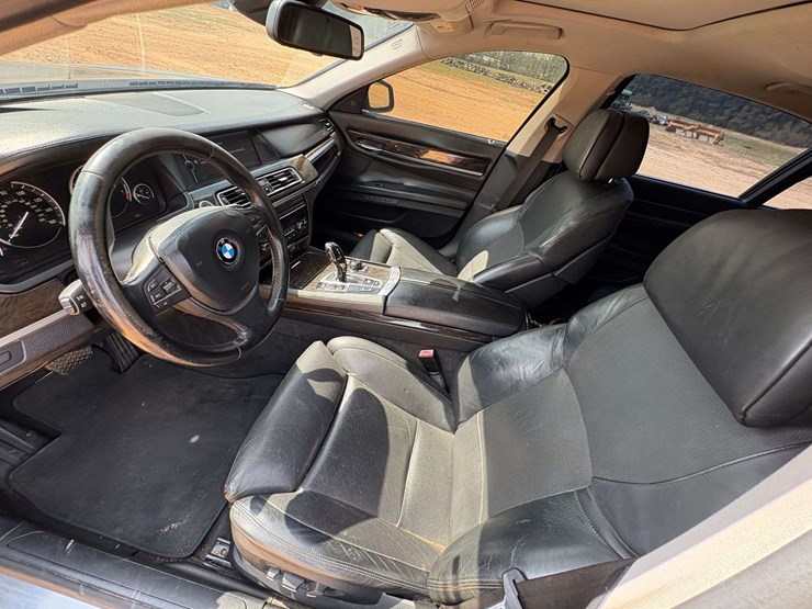 2012-bmw-7-series-4-door-sedan-(143,184-miles)-not-running-image-10