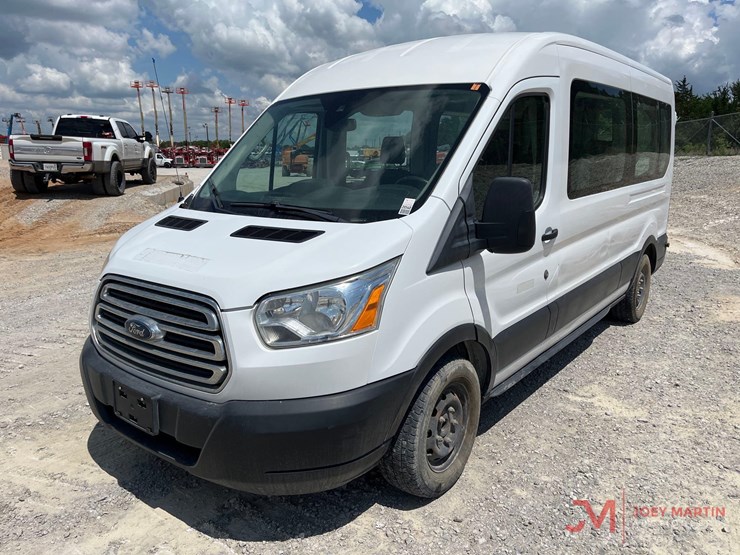 2019-ford-transit-image-4