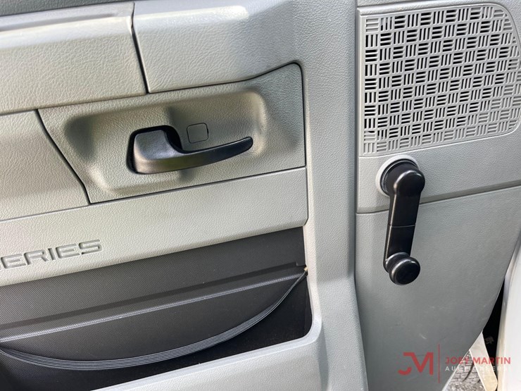 2012-ford-e450-image-13