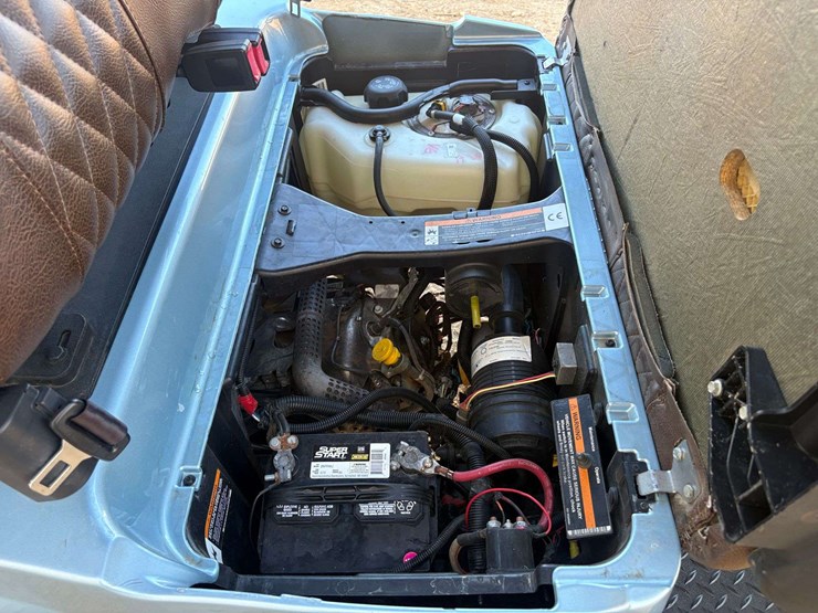 2025-club-car-6-seater-gas-golf-cart-image-19