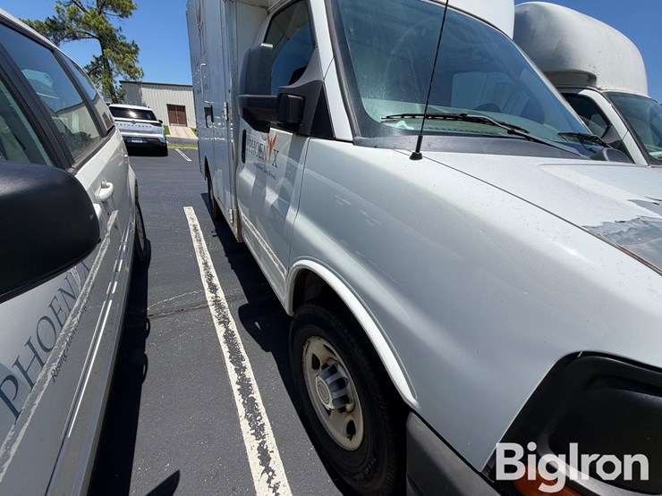 2011-chevrolet-express-g3500-image-11
