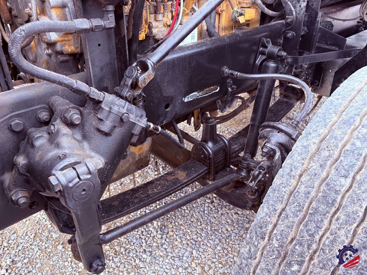 1996-freightliner-fld120-image-24