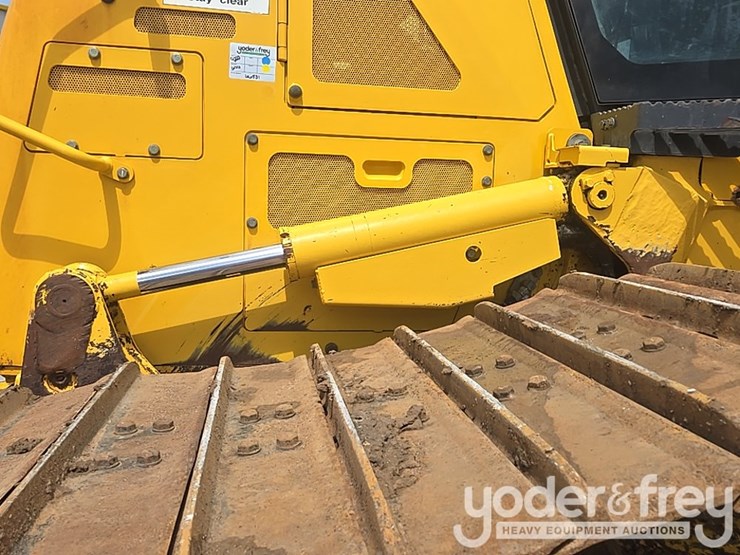 2024-komatsu-d61px-24-image-25