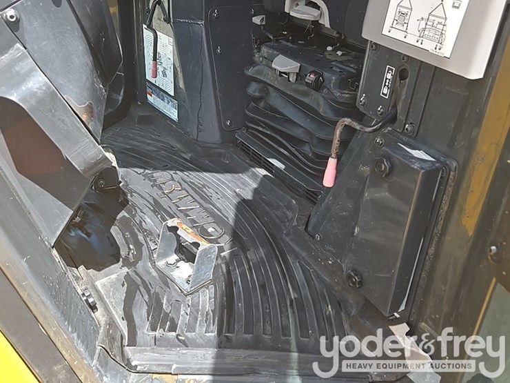 2024-komatsu-d61px-24-image-45