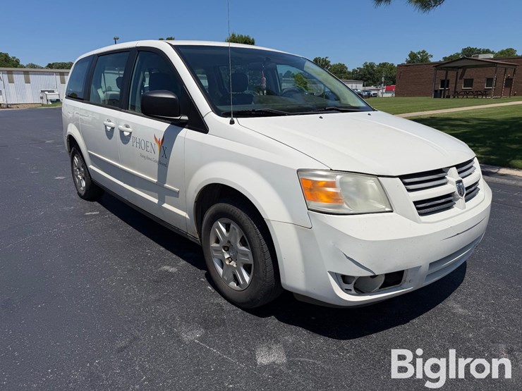 2010-dodge-grand-caravan-se-image-3
