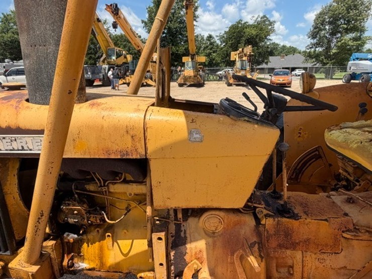 john-deere-302-image-16