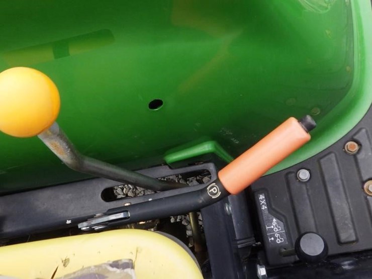 john-deere-3032e-image-36