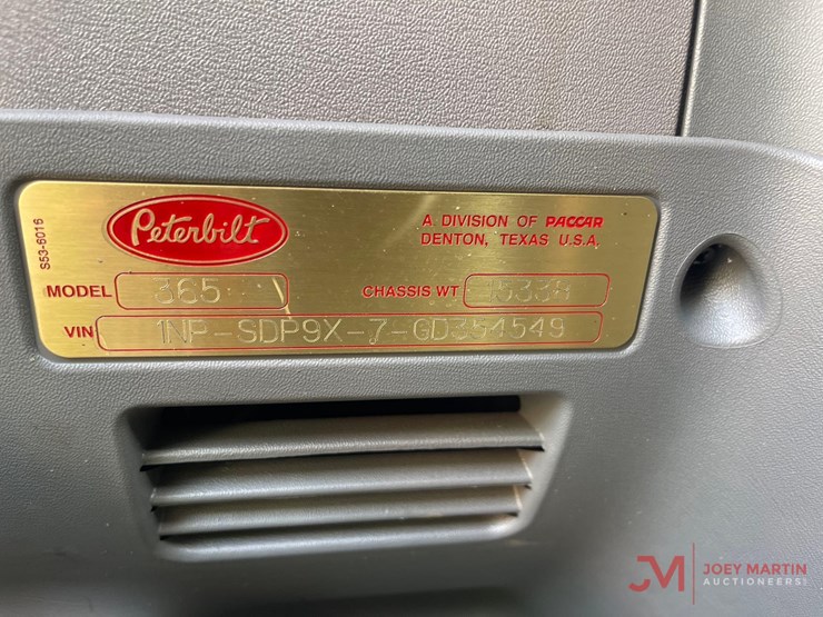 2016-peterbilt-365-image-47