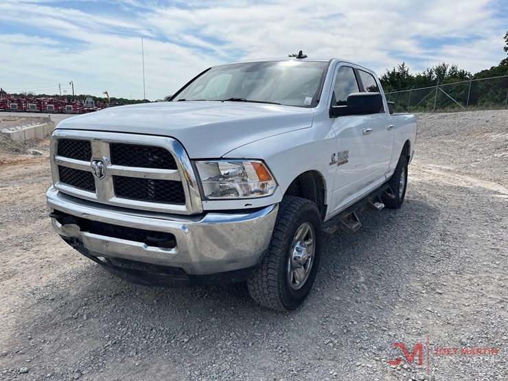 2016-dodge-2500-image-4