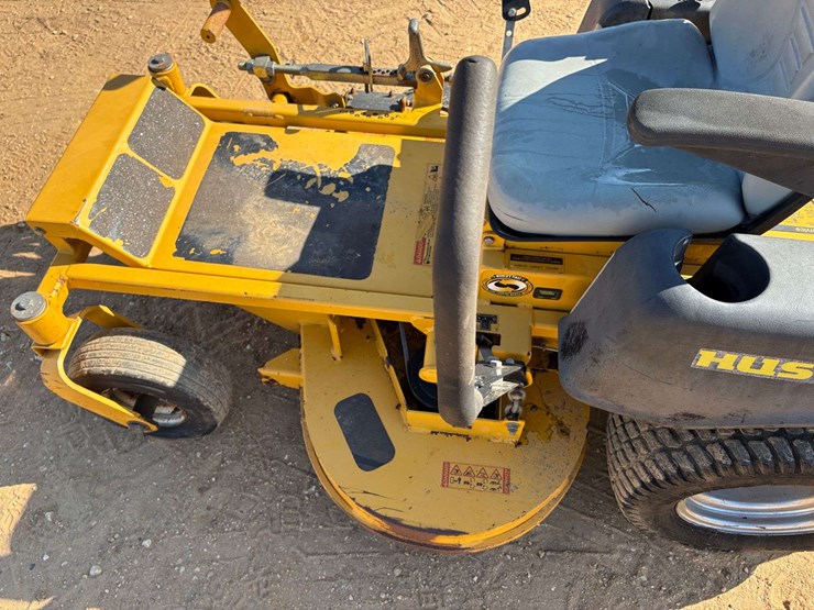hustler-fastrack-42"-super-duty-zero-turn-mower-image-14