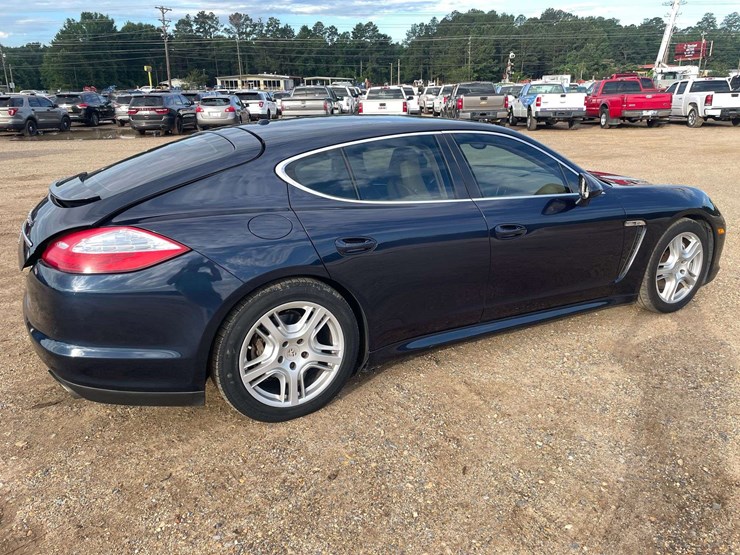 2010-porsche-panamera-s-4-door-sedan-(151,912-miles)-image-3