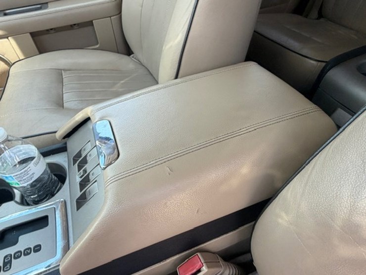 2005-lincoln-navigator-image-43