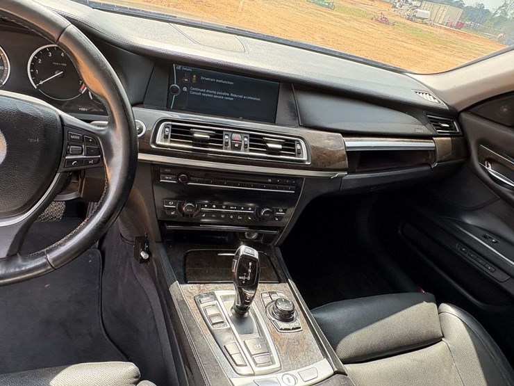 2012-bmw-7-series-4-door-sedan-(143,184-miles)-not-running-image-12