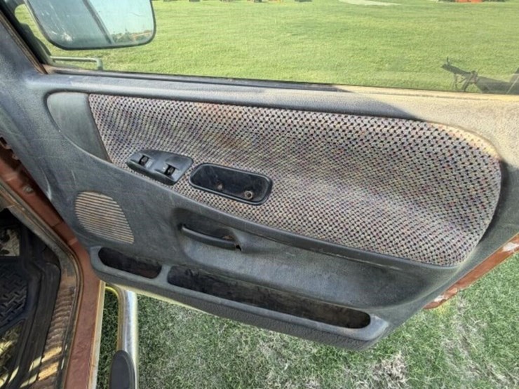 2001-dodge-ram-2500-image-17