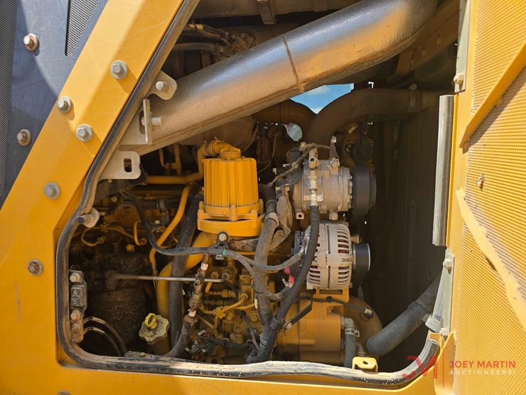 2020-deere-850l-wlt-image-26