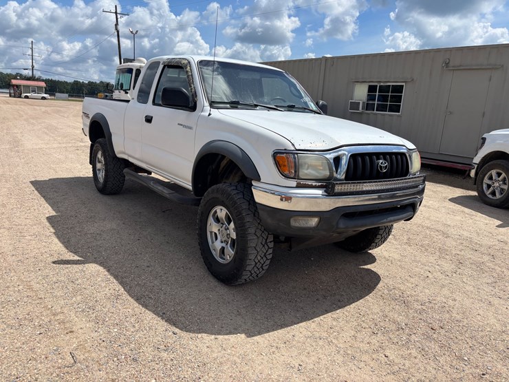 2002-toyota-tacoma-image-2