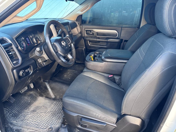2020-dodge-ram-3500-image-7