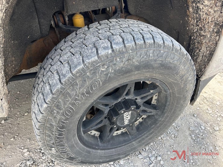 2015-chevrolet-silverado-2500-image-12