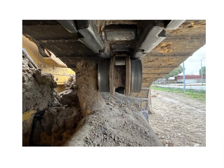 2022-komatsu-d61px-24-image-19