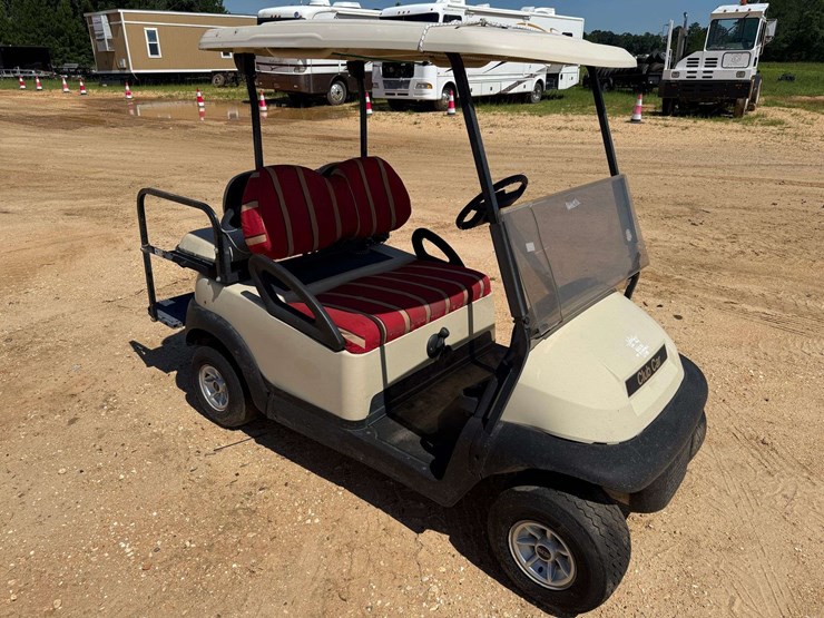 club-car-gas-golf-cart-image-4