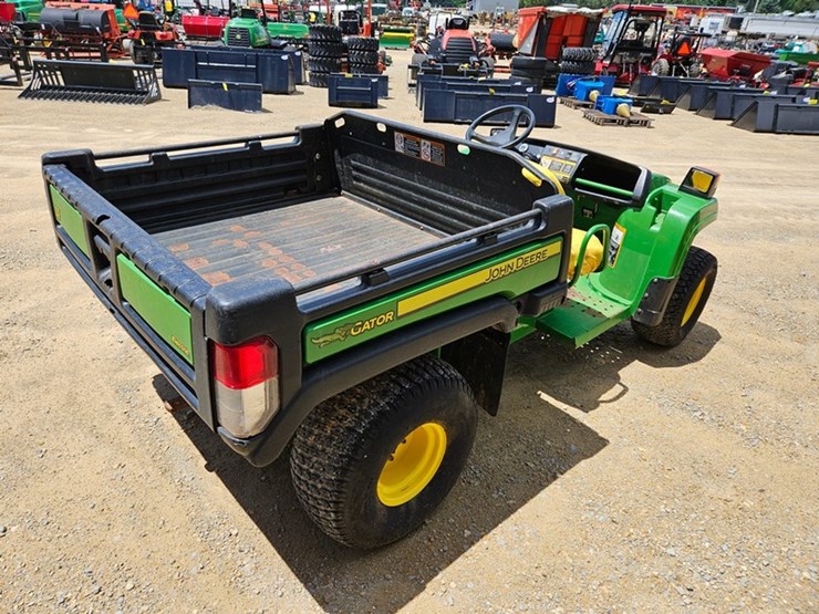2011-john-deere-gator-image-5