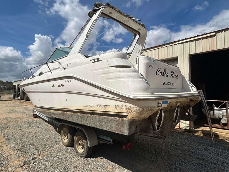 sea-ray-290-sundancer-cuddy-cabin-boat-image-5