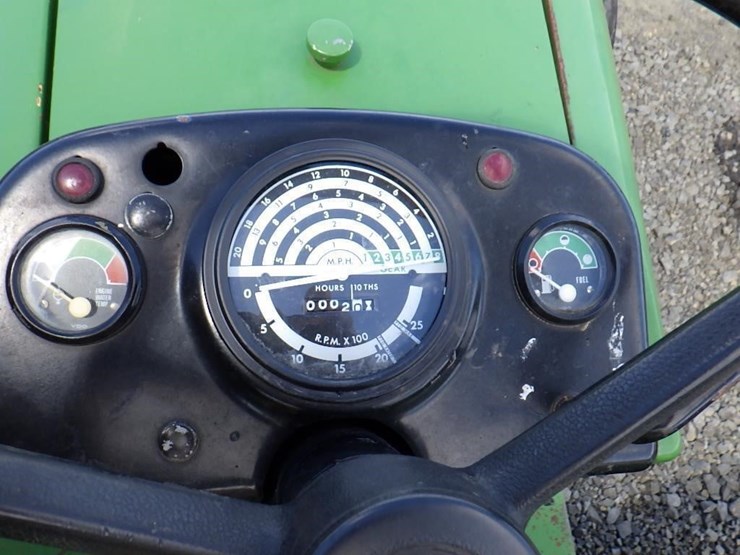 john-deere-2040-image-12