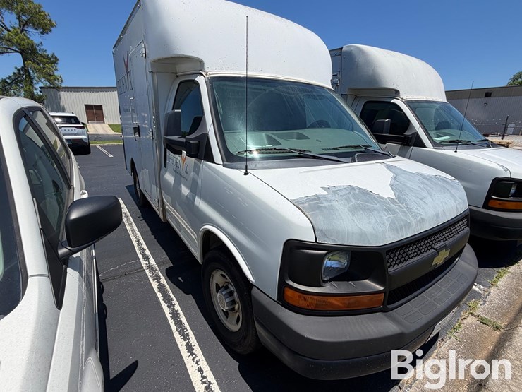 2011-chevrolet-express-g3500-image-3