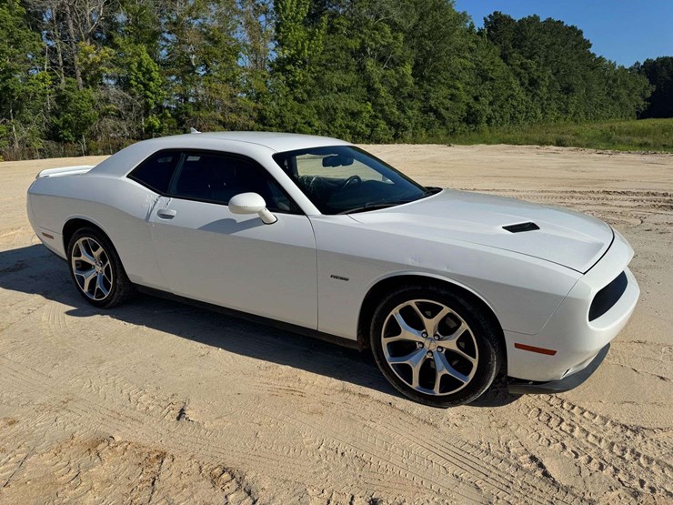 2015-dodge-challenger-r/t-hemi-2d-coupe---193,876-miles-image-2
